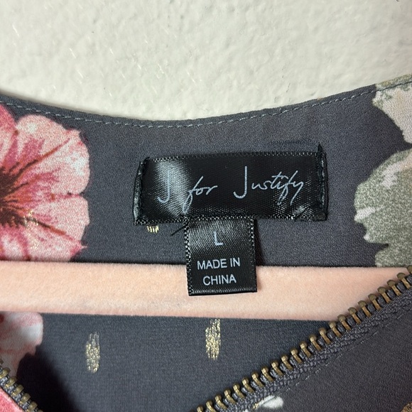 J for Justify Grey Gold Blush Floral Top Partial Zipper neckline size large - Picture 7 of 9